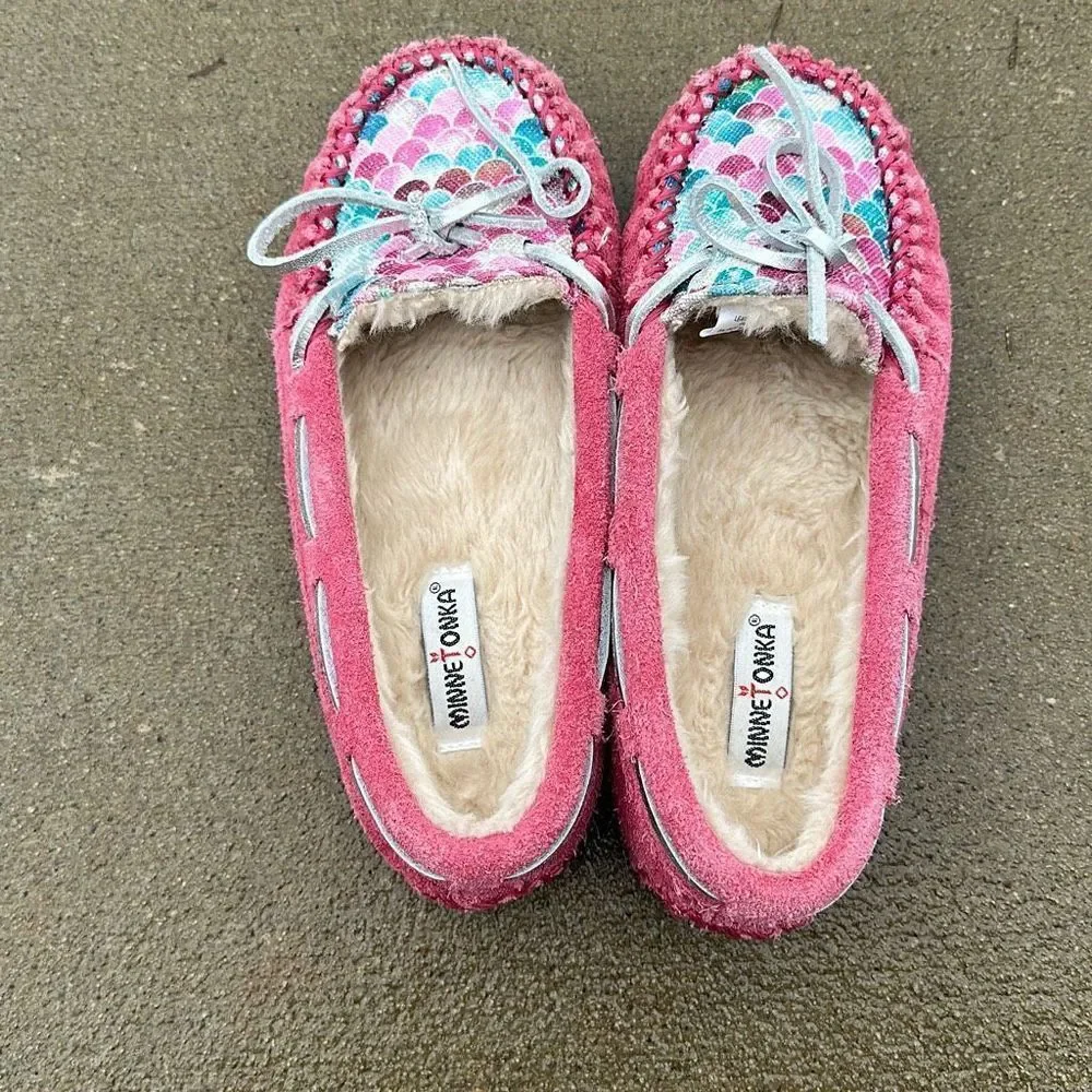 Minnetonka Girls Pink Moccasin Slippers with Mermaid Scale Accent